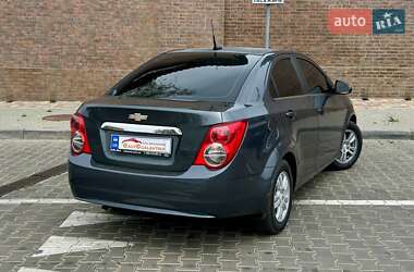 Седан Chevrolet Sonic 2012 в 