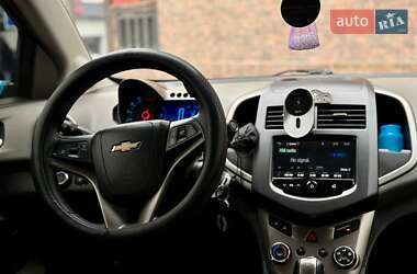 Седан Chevrolet Sonic 2012 в 