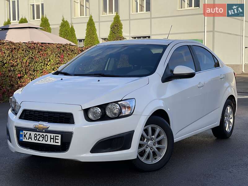 Седан Chevrolet Sonic 2017 в Киеве