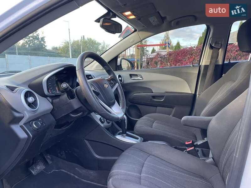 Седан Chevrolet Sonic 2017 в Киеве