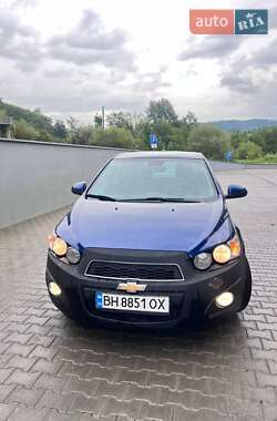 Седан Chevrolet Sonic 2014 в Воловцю