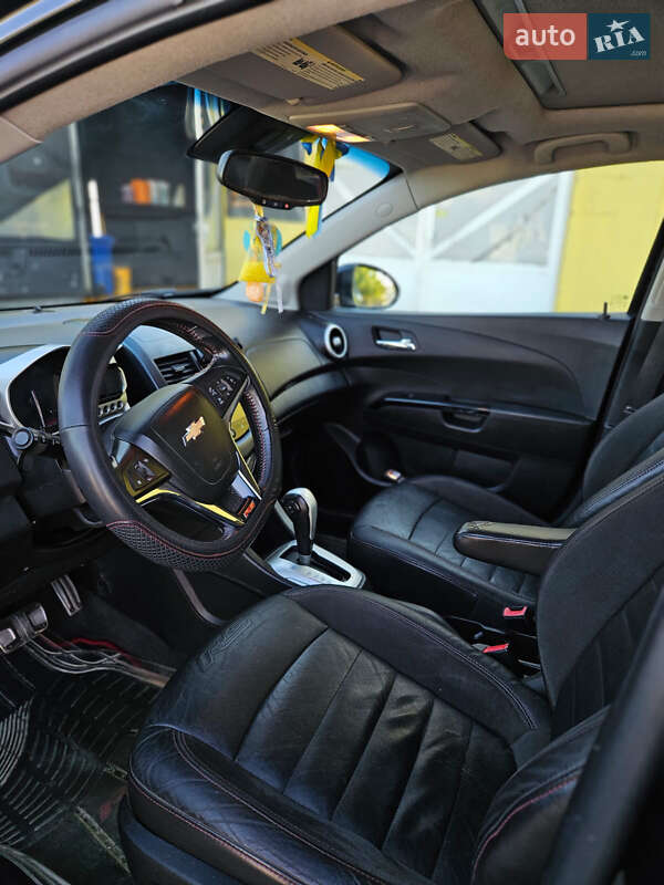 Хэтчбек Chevrolet Sonic 2013 в Львове