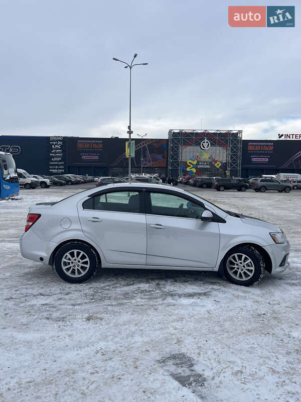 Седан Chevrolet Sonic 2016 в Києві