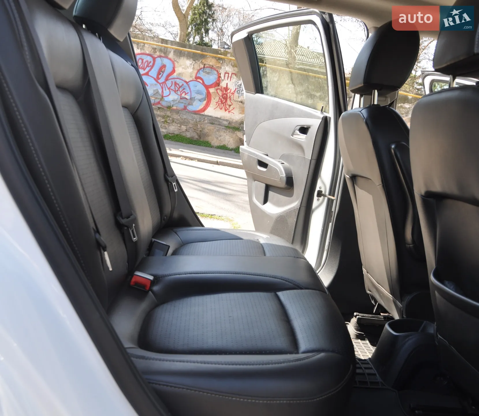 2015 Chevrolet Sonic - мініатюра 15