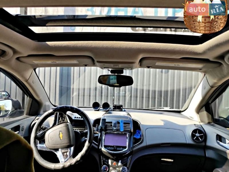 Хетчбек Chevrolet Sonic 2015 в Вишневому