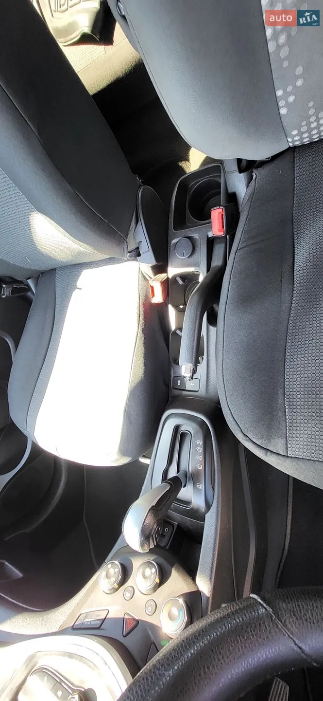 2016 Chevrolet Sonic - мініатюра 18