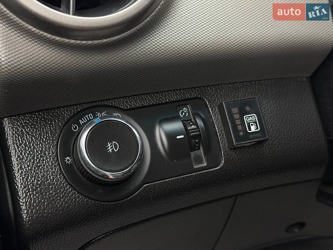 2016 Chevrolet Sonic - мініатюра 23