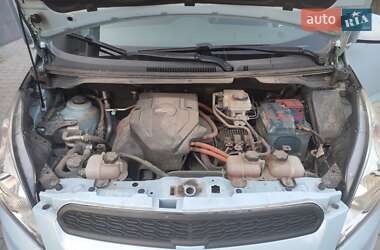 Хэтчбек Chevrolet Spark EV 2014 в 