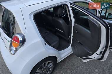 Хэтчбек Chevrolet Spark EV 2016 в 