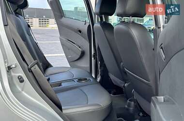 Хэтчбек Chevrolet Spark EV 2015 в 
