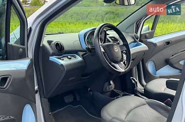 Хэтчбек Chevrolet Spark EV 2015 в 