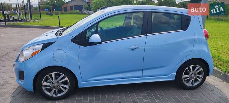 Хетчбек Chevrolet Spark EV 2016 в Вишгороді