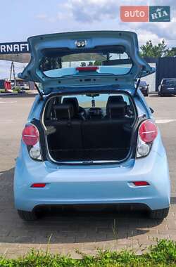 Хэтчбек Chevrolet Spark EV 2016 в 