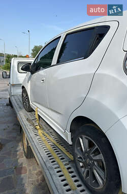 Хетчбек Chevrolet Spark EV 2014 в 