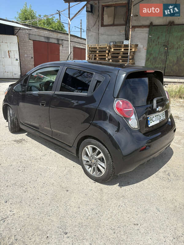 Хэтчбек Chevrolet Spark EV 2015 в Львове
