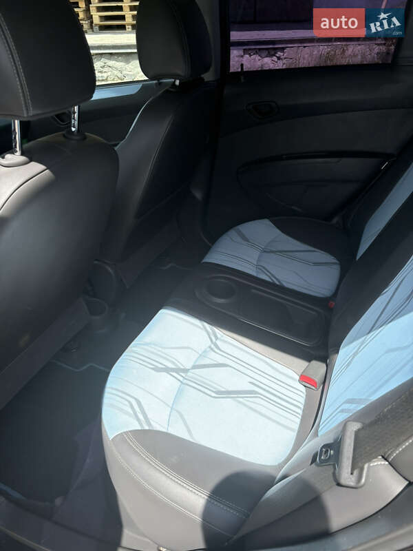 Хэтчбек Chevrolet Spark EV 2015 в Львове