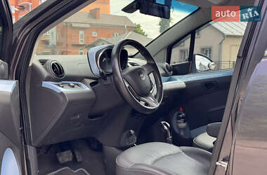 Хетчбек Chevrolet Spark EV 2014 в 