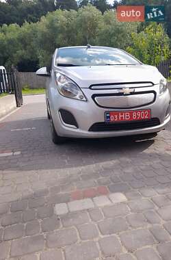 Хэтчбек Chevrolet Spark EV 2015 в 
