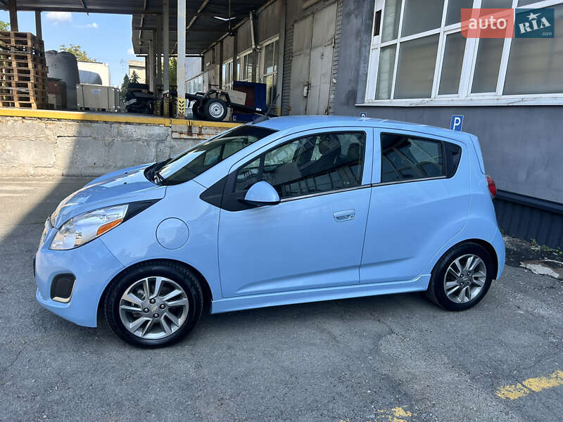 Хетчбек Chevrolet Spark EV 2016 в 