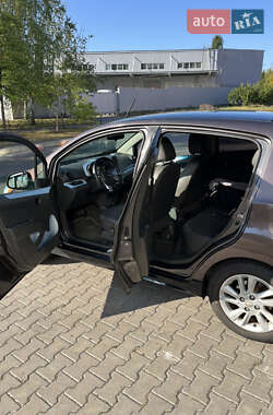 Хетчбек Chevrolet Spark EV 2013 в 