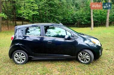 Хетчбек Chevrolet Spark EV 2015 в 