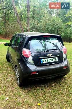 Хетчбек Chevrolet Spark EV 2015 в 