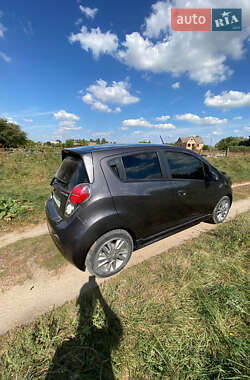 Хетчбек Chevrolet Spark EV 2013 в 