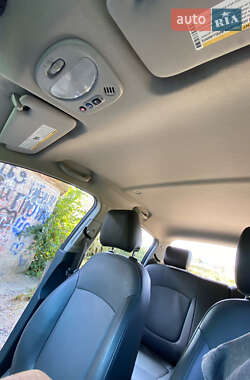 Хетчбек Chevrolet Spark EV 2013 в 