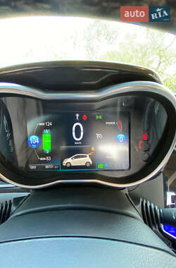 Хетчбек Chevrolet Spark EV 2013 в 