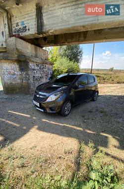 Хетчбек Chevrolet Spark EV 2013 в 