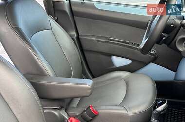 Хетчбек Chevrolet Spark EV 2015 в 