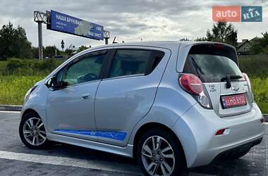 Хетчбек Chevrolet Spark EV 2015 в 