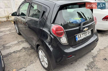 Хэтчбек Chevrolet Spark EV 2016 в 