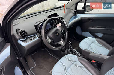 Хэтчбек Chevrolet Spark EV 2016 в 