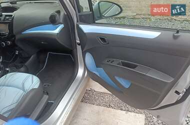 Хэтчбек Chevrolet Spark EV 2016 в 