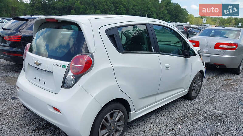Хетчбек Chevrolet Spark EV 2016 в Городку