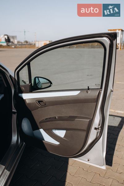 Хэтчбек Chevrolet Spark EV 2016 в Одессе