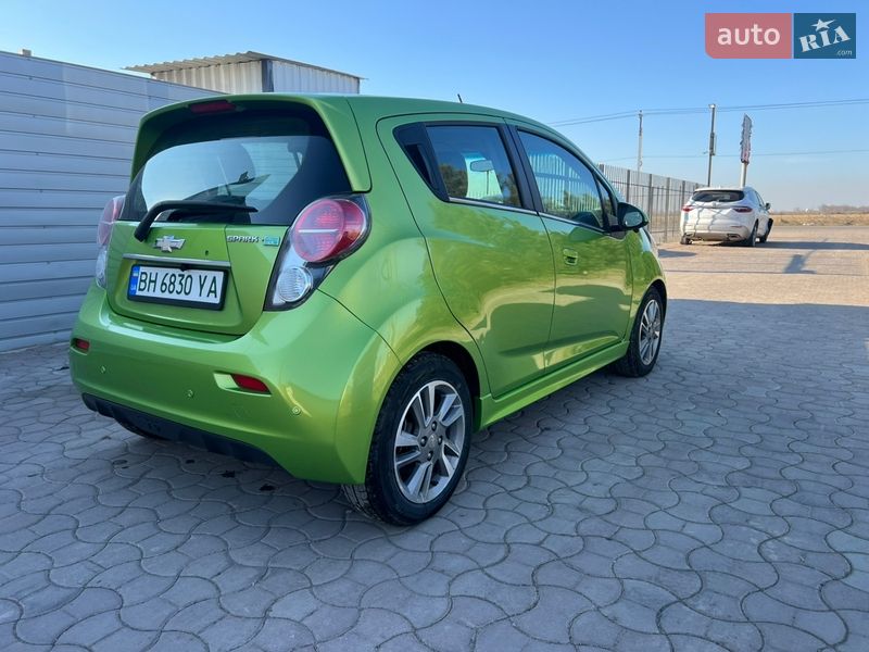 Универсал Chevrolet Spark EV 2015 в Одессе