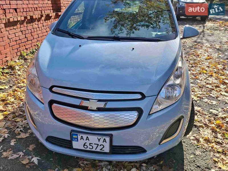 Хэтчбек Chevrolet Spark EV 2013 в Киеве фото 2 Хэтчбек Chevrolet Spark EV 2013 в Киеве