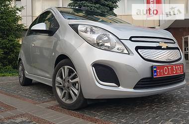 Хэтчбек Chevrolet Spark 2016 в Кропивницком