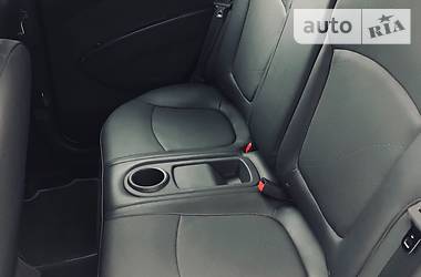 Хэтчбек Chevrolet Spark 2015 в 