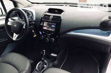 Хэтчбек Chevrolet Spark 2015 в 