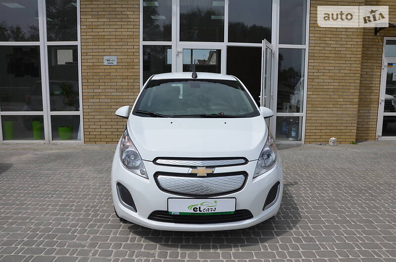 Хетчбек Chevrolet Spark 2015 в Харкові