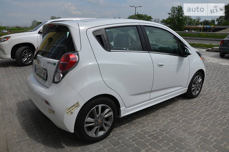 Хетчбек Chevrolet Spark 2015 в Харкові