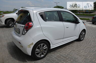 Хетчбек Chevrolet Spark 2015 в 
