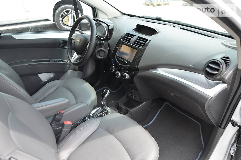 Хетчбек Chevrolet Spark 2015 в Харкові