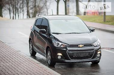 Хэтчбек Chevrolet Spark 2017 в 