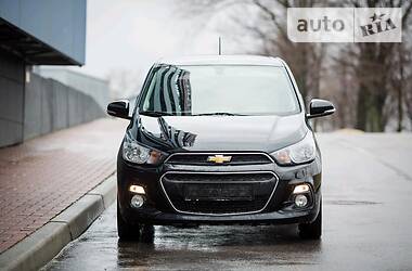 Хэтчбек Chevrolet Spark 2017 в 