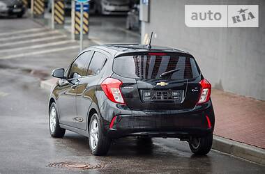 Хэтчбек Chevrolet Spark 2017 в 