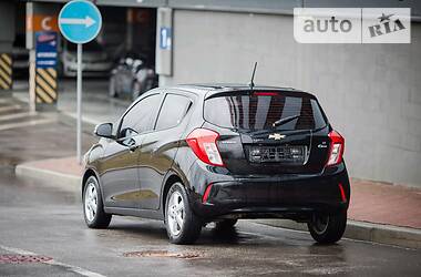 Хэтчбек Chevrolet Spark 2017 в 